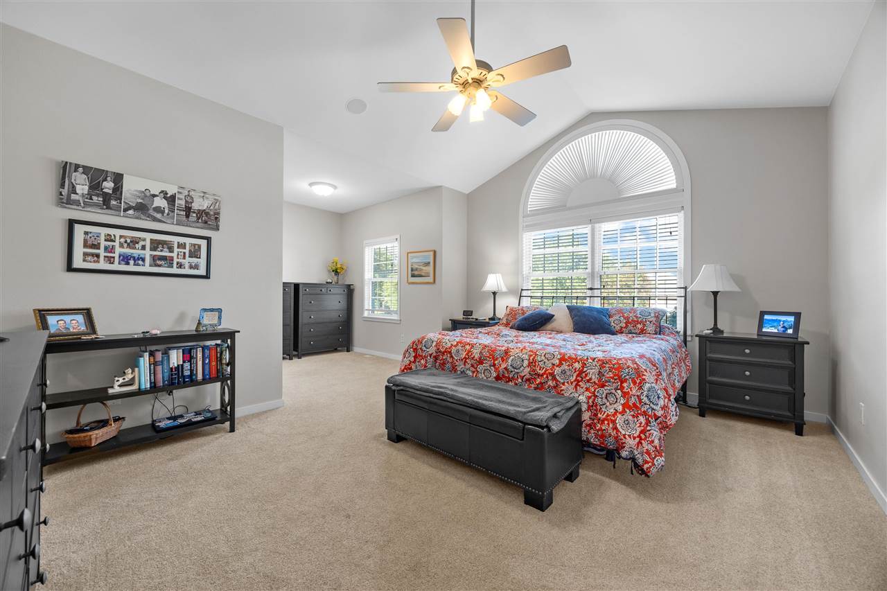 2700 Oakmont Ct