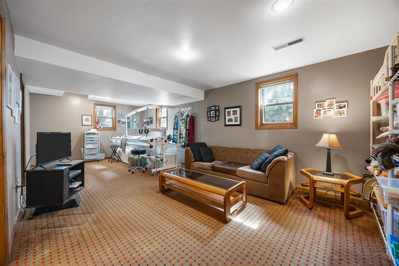 4 Heather Dr