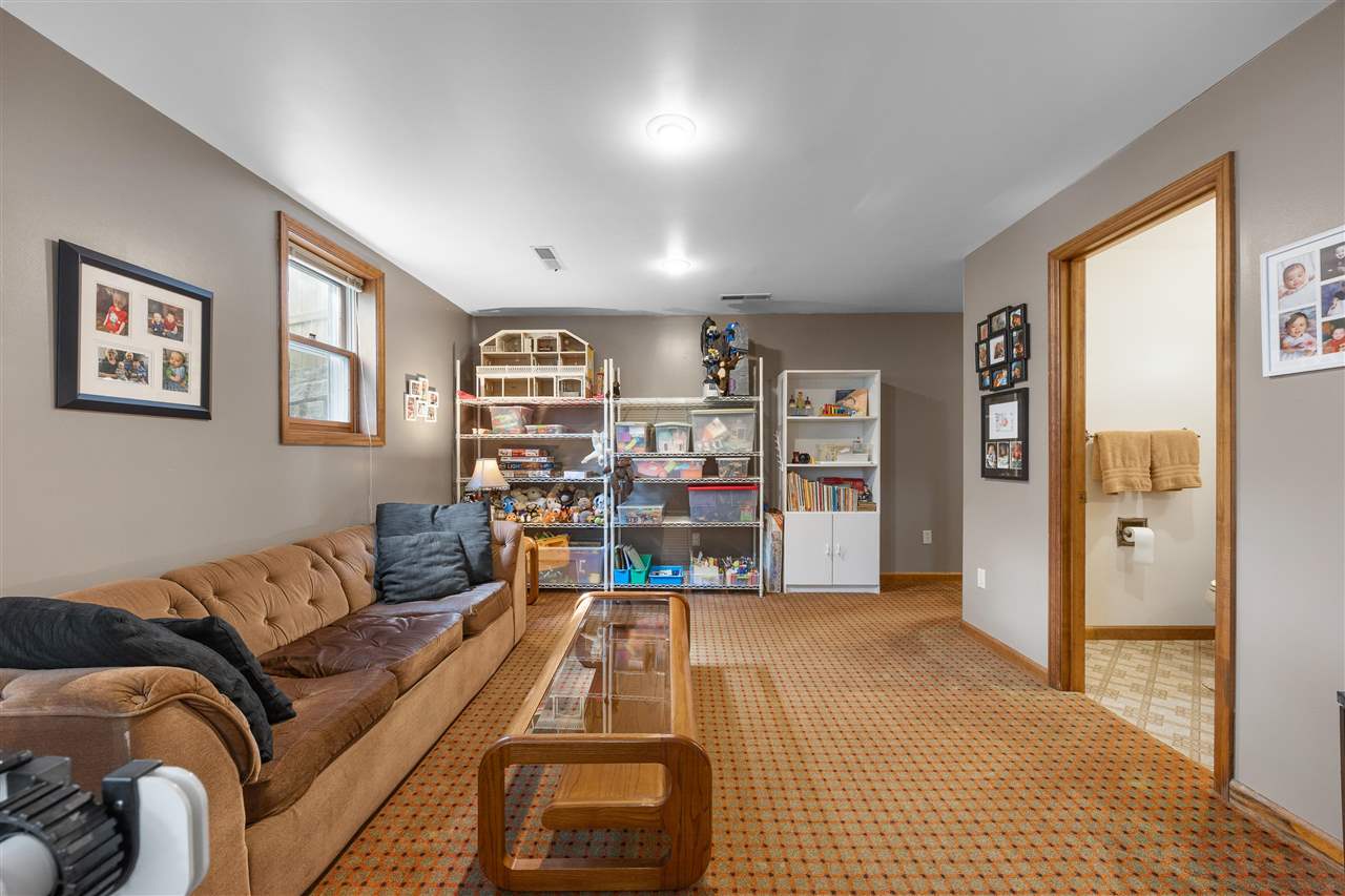 4 Heather Dr