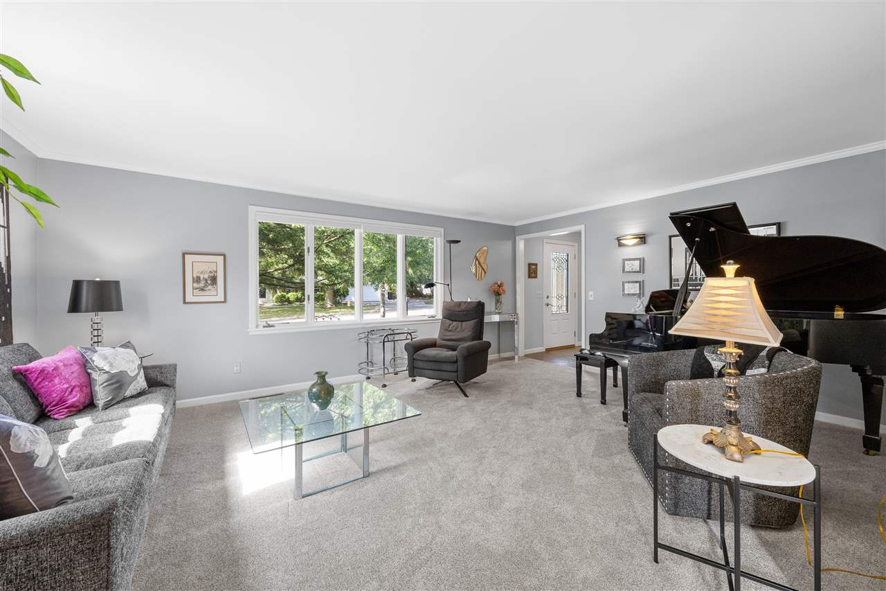 4 Heather Dr
