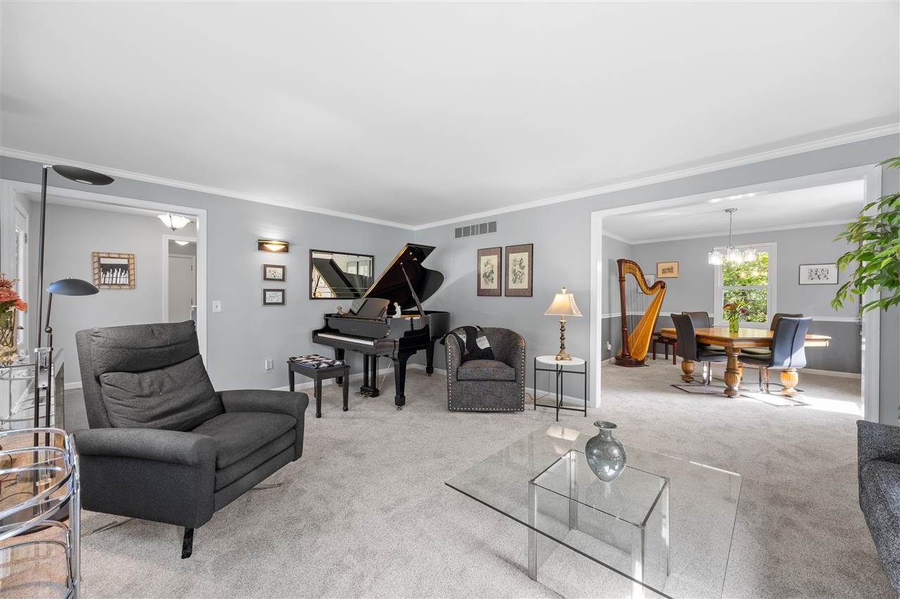 4 Heather Dr