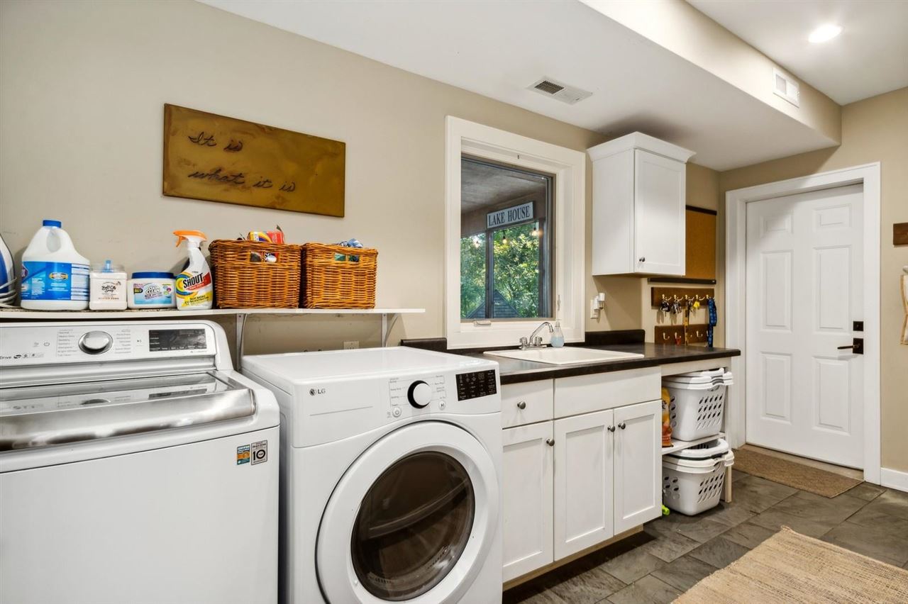 1462 Trail Bend Dr NW