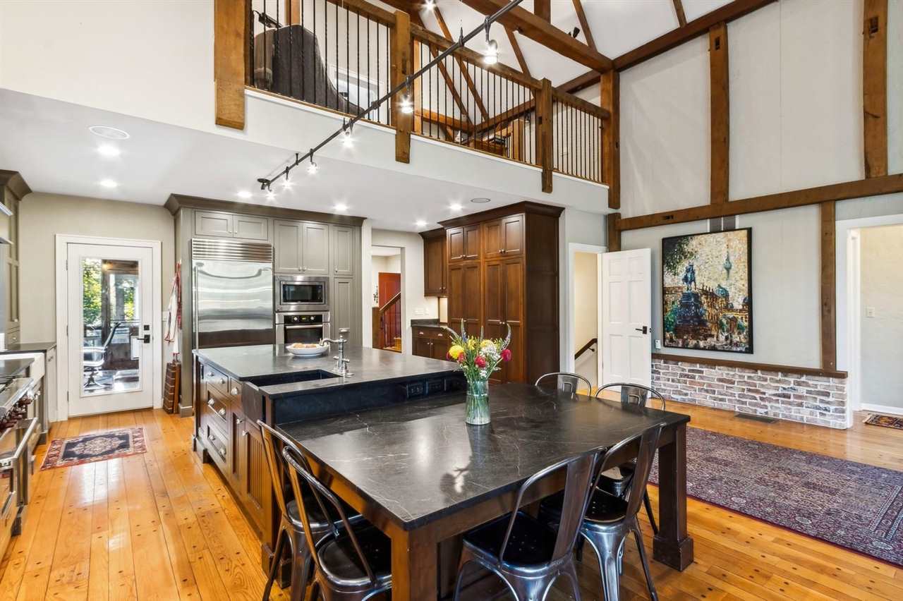 1462 Trail Bend Dr NW