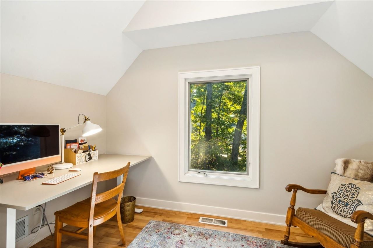 1462 Trail Bend Dr NW