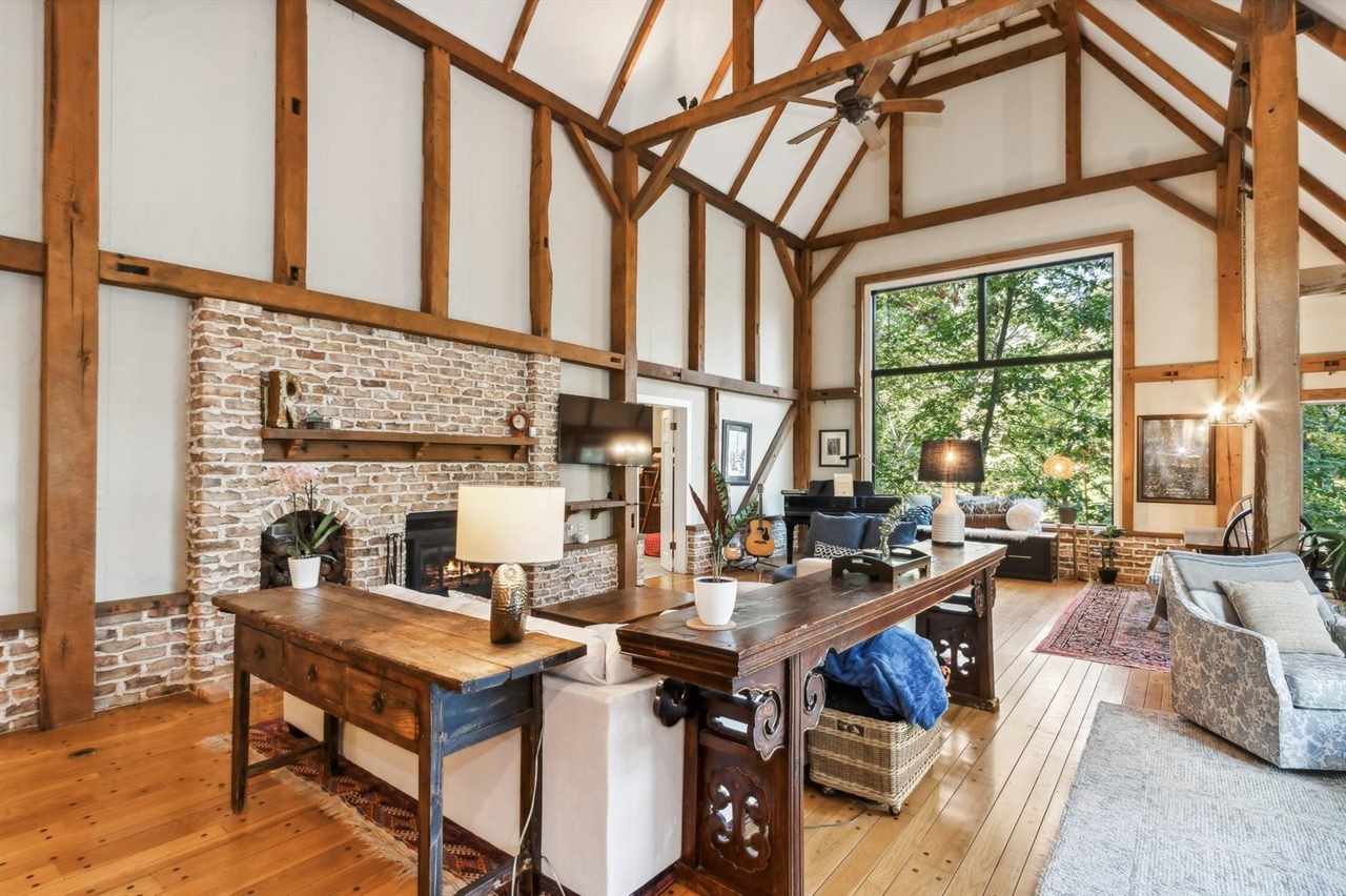 1462 Trail Bend Dr NW