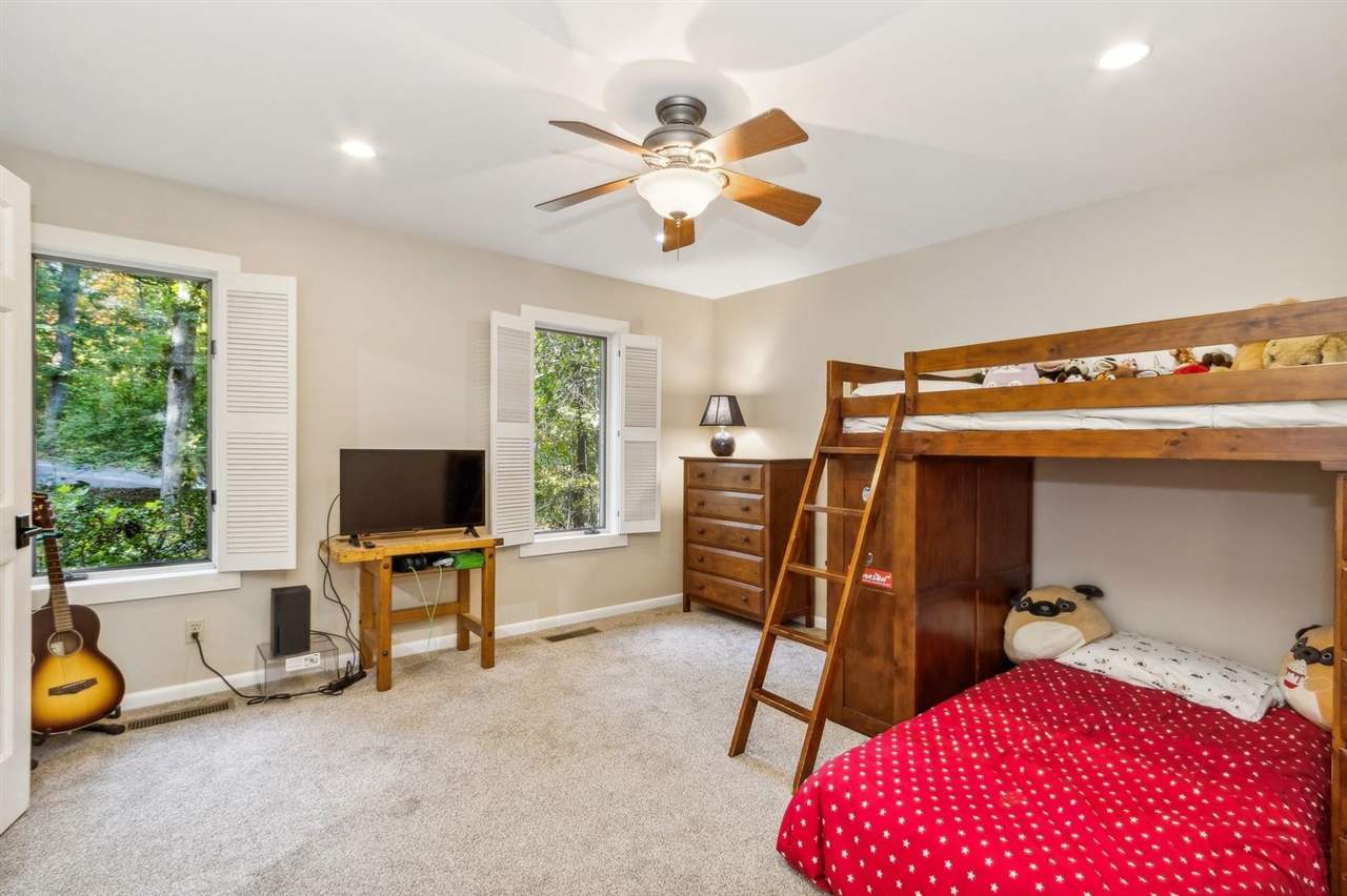 1462 Trail Bend Dr NW