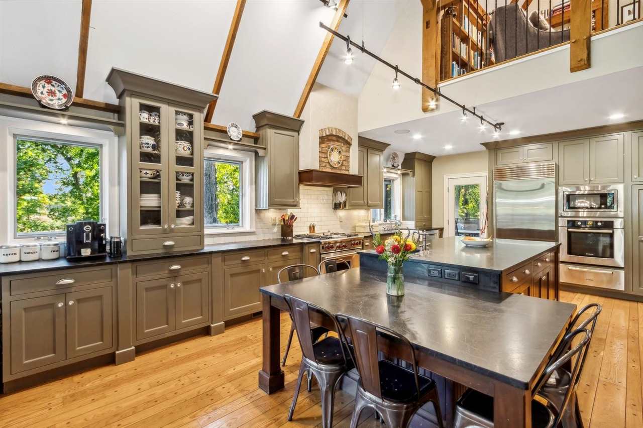 1462 Trail Bend Dr NW