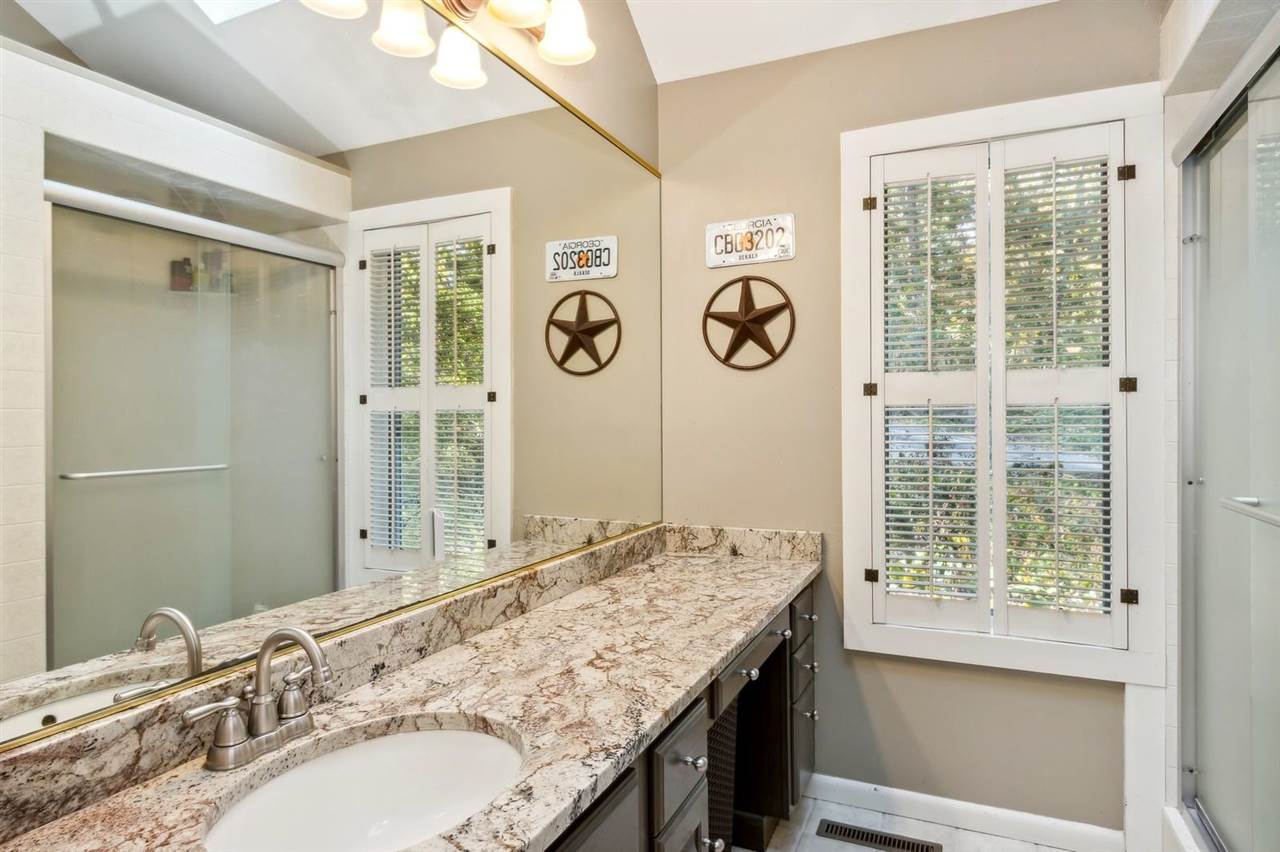 1462 Trail Bend Dr NW