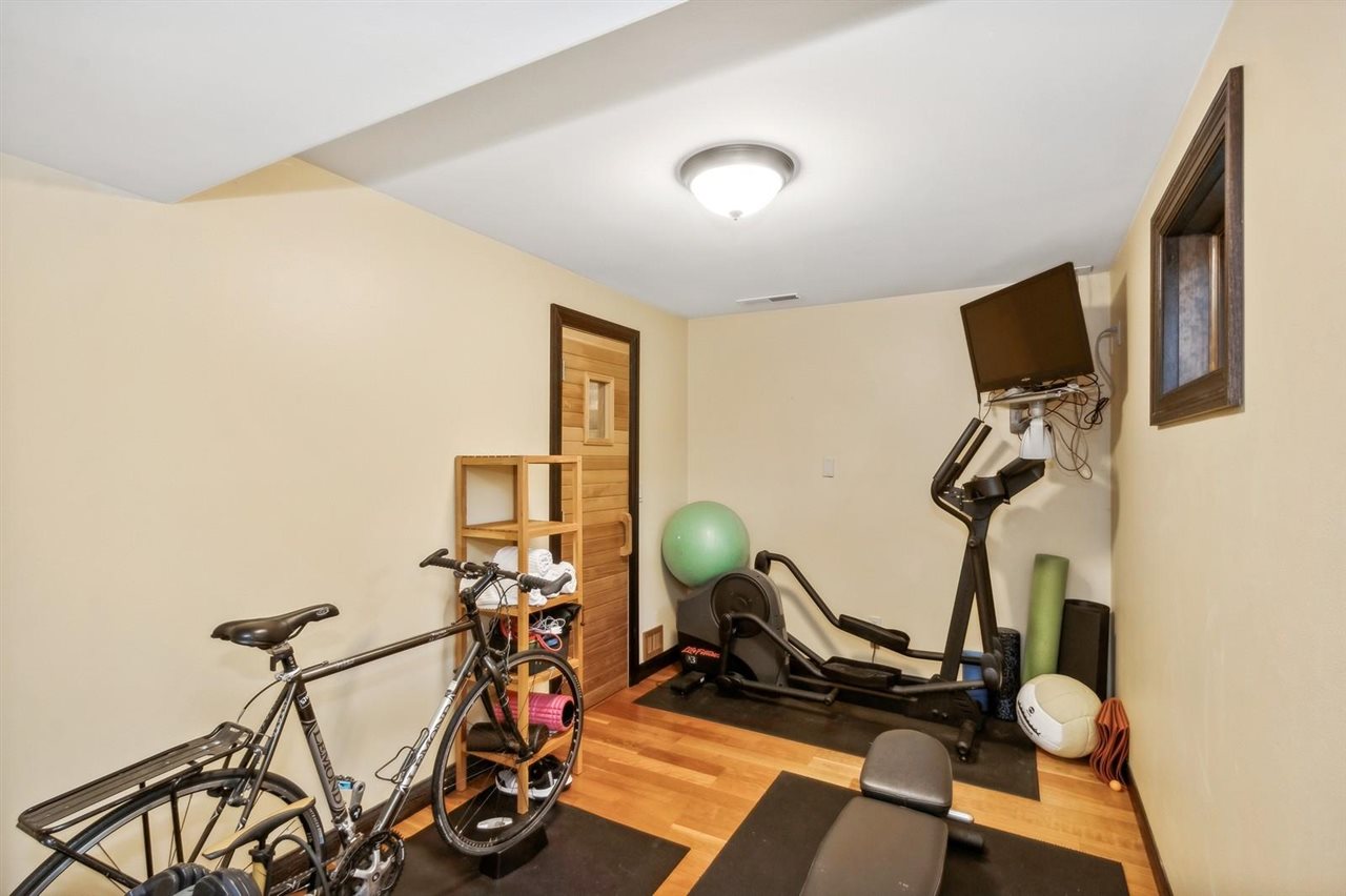 1462 Trail Bend Dr NW