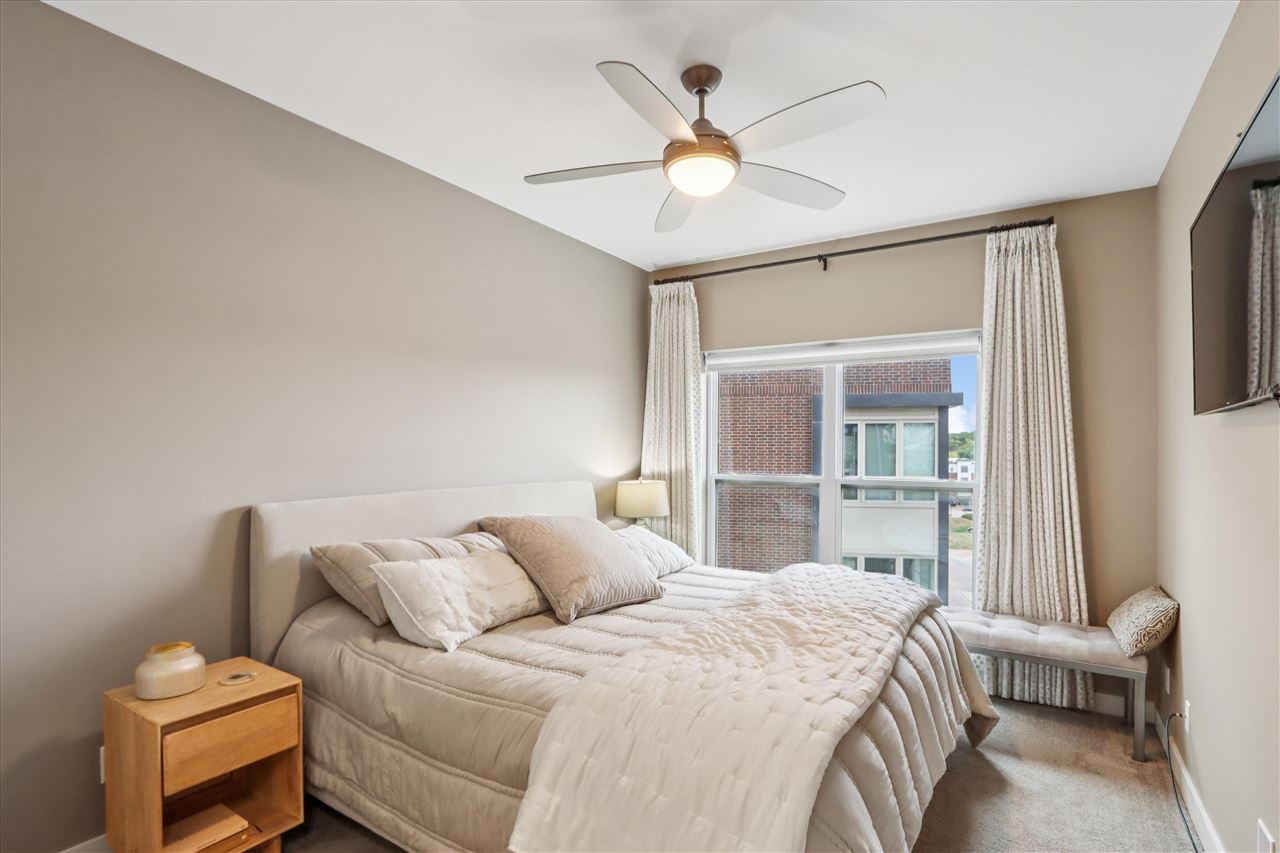 901 E 2nd Ave Unit: 202