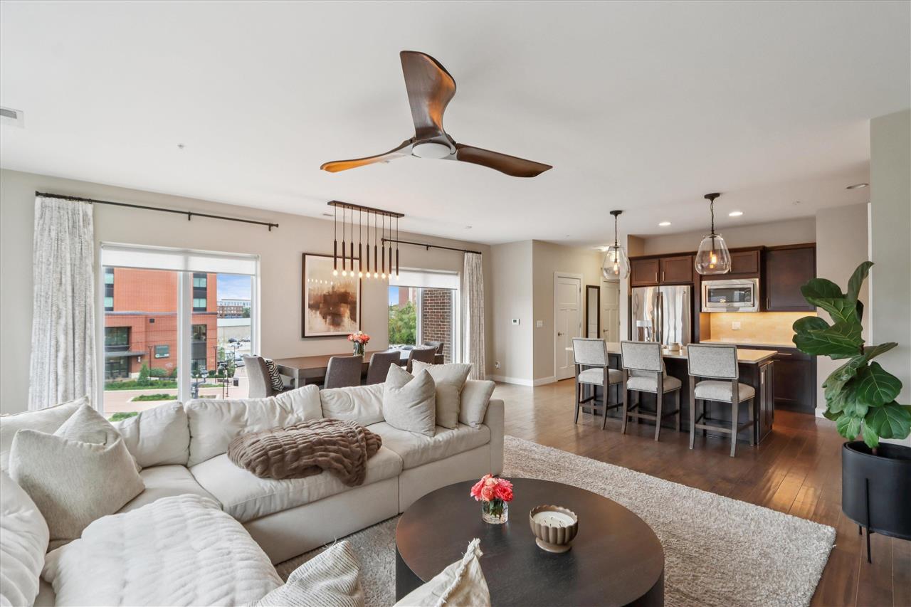 901 E 2nd Ave Unit: 202