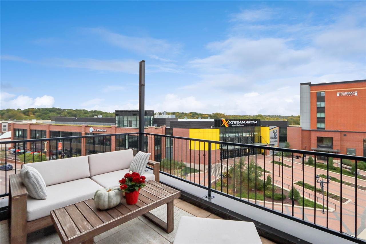 901 E 2nd Ave Unit: 202