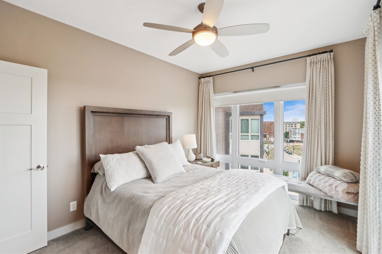 901 E 2nd Ave Unit: 202