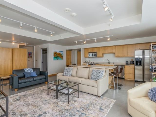 221 E College St Unit: 1104