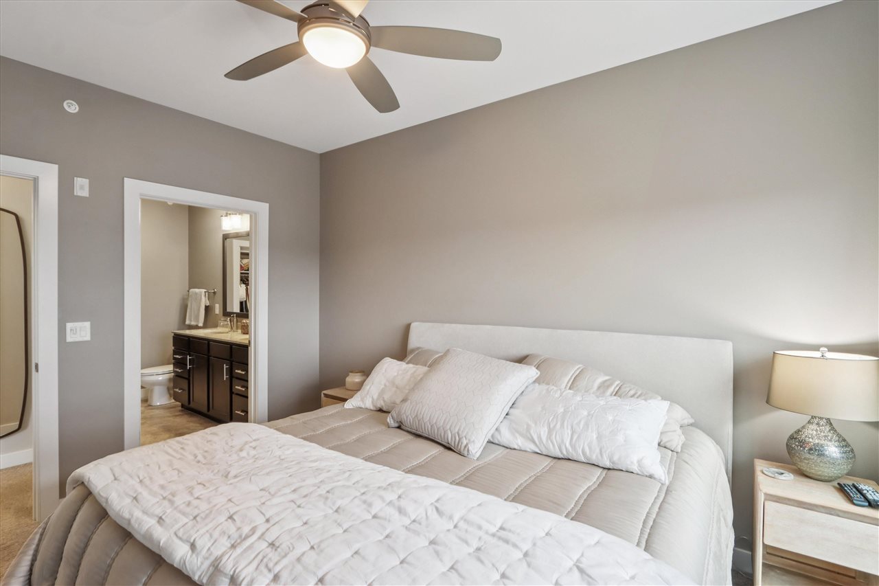 901 E 2nd Ave Unit: 202