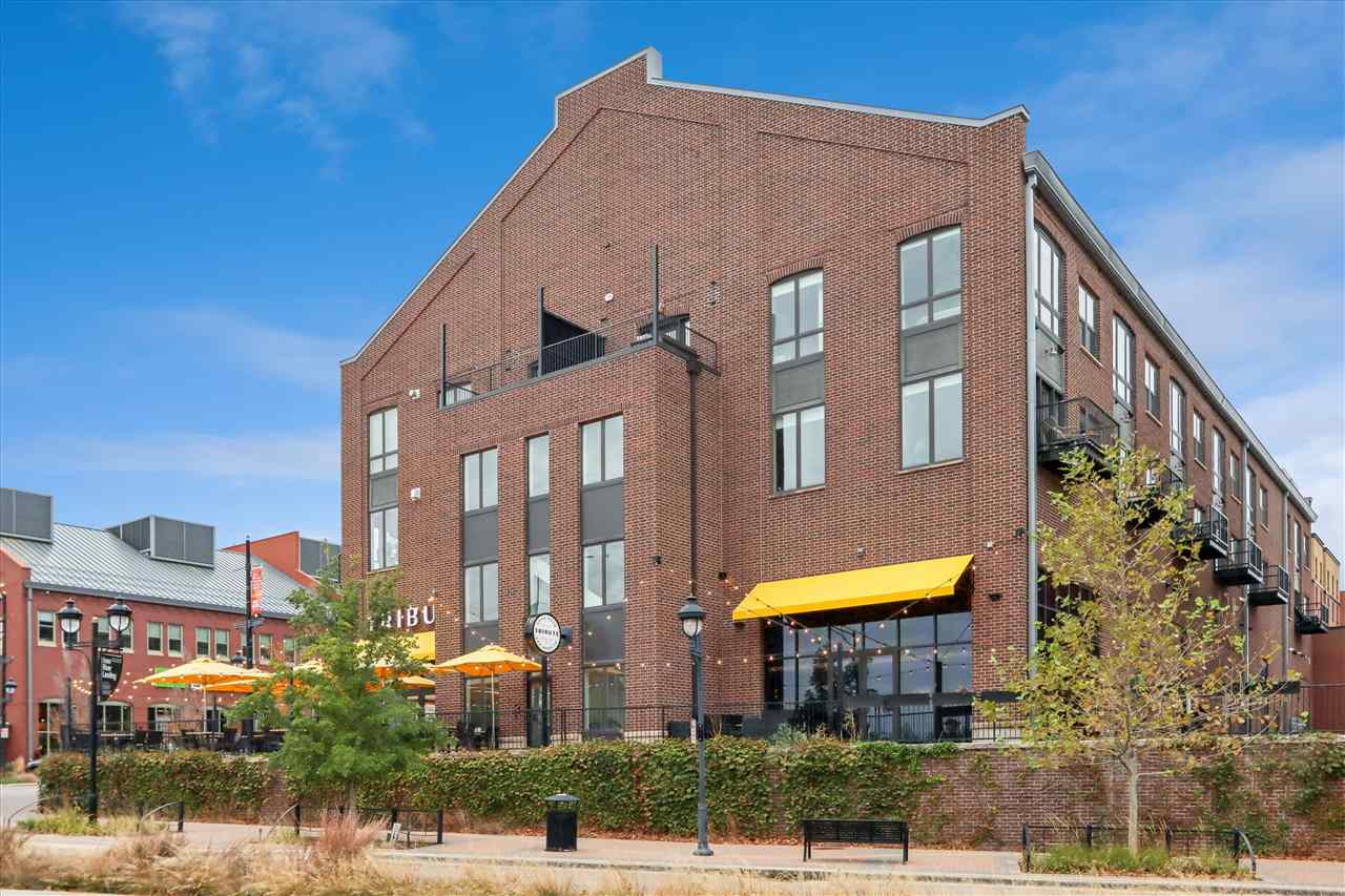 901 E 2nd Ave Unit: 202