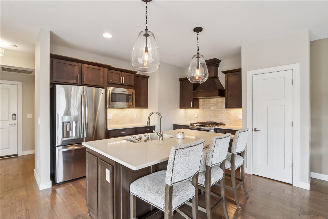 901 E 2nd Ave Unit: 202