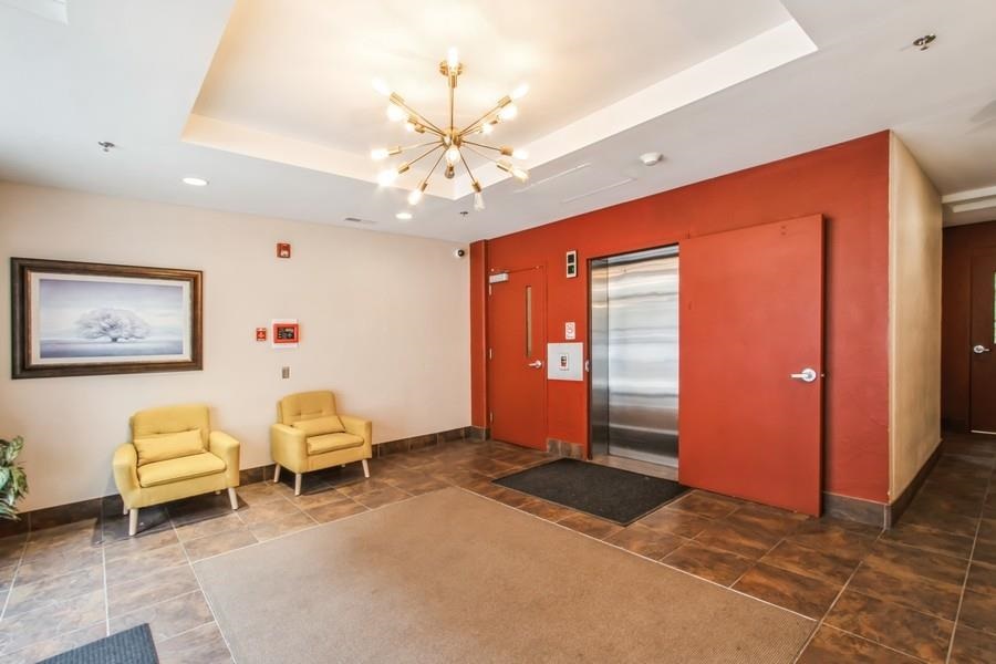 332 S Linn St Unit: 405