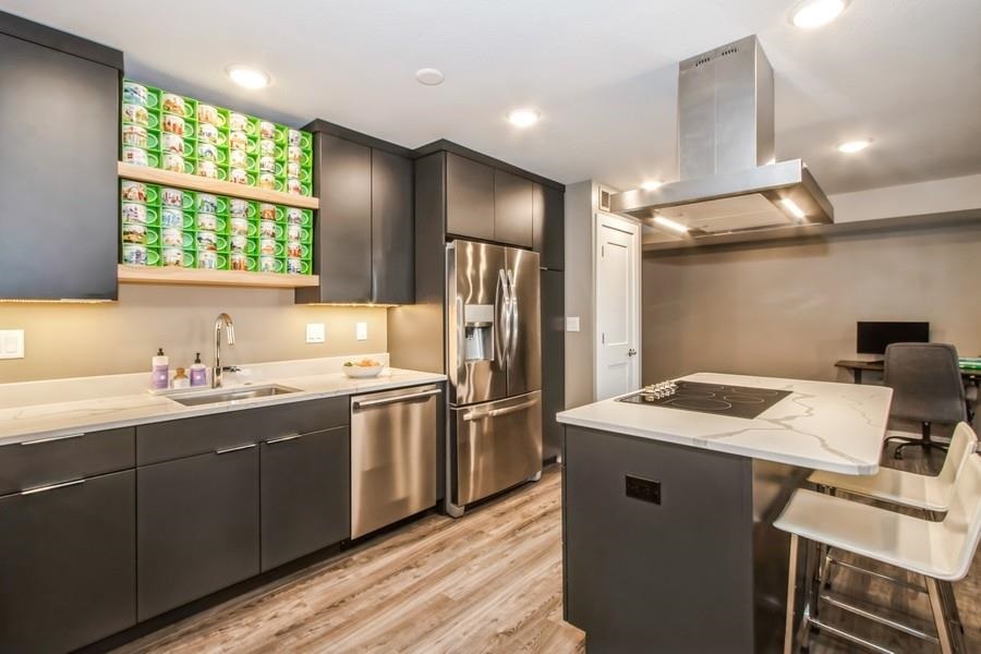 332 S Linn St Unit: 405