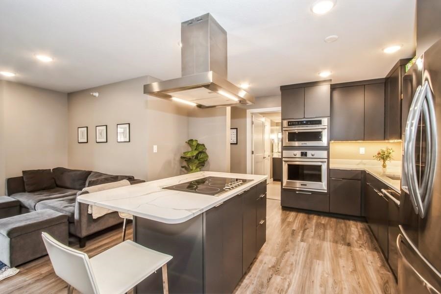 332 S Linn St Unit: 405