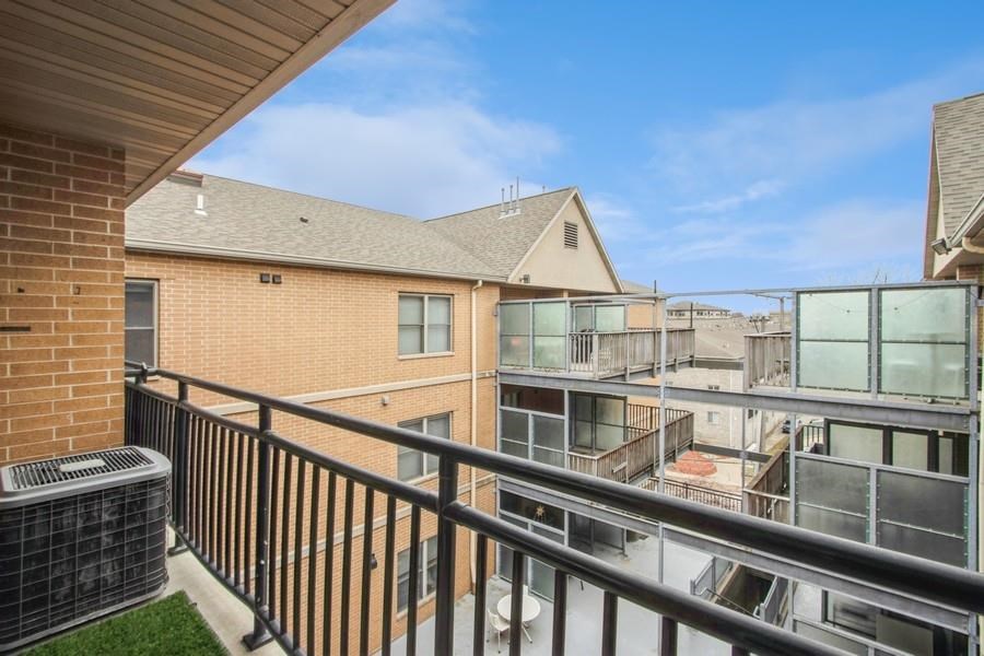 332 S Linn St Unit: 405