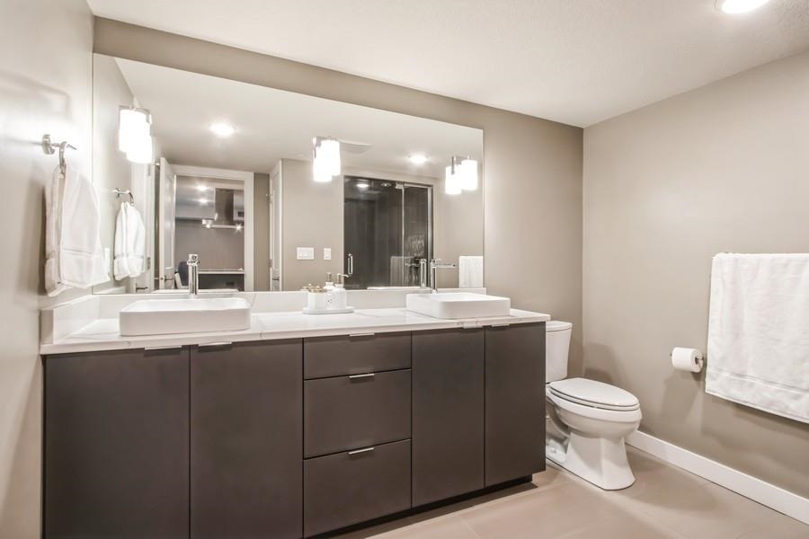 332 S Linn St Unit: 405