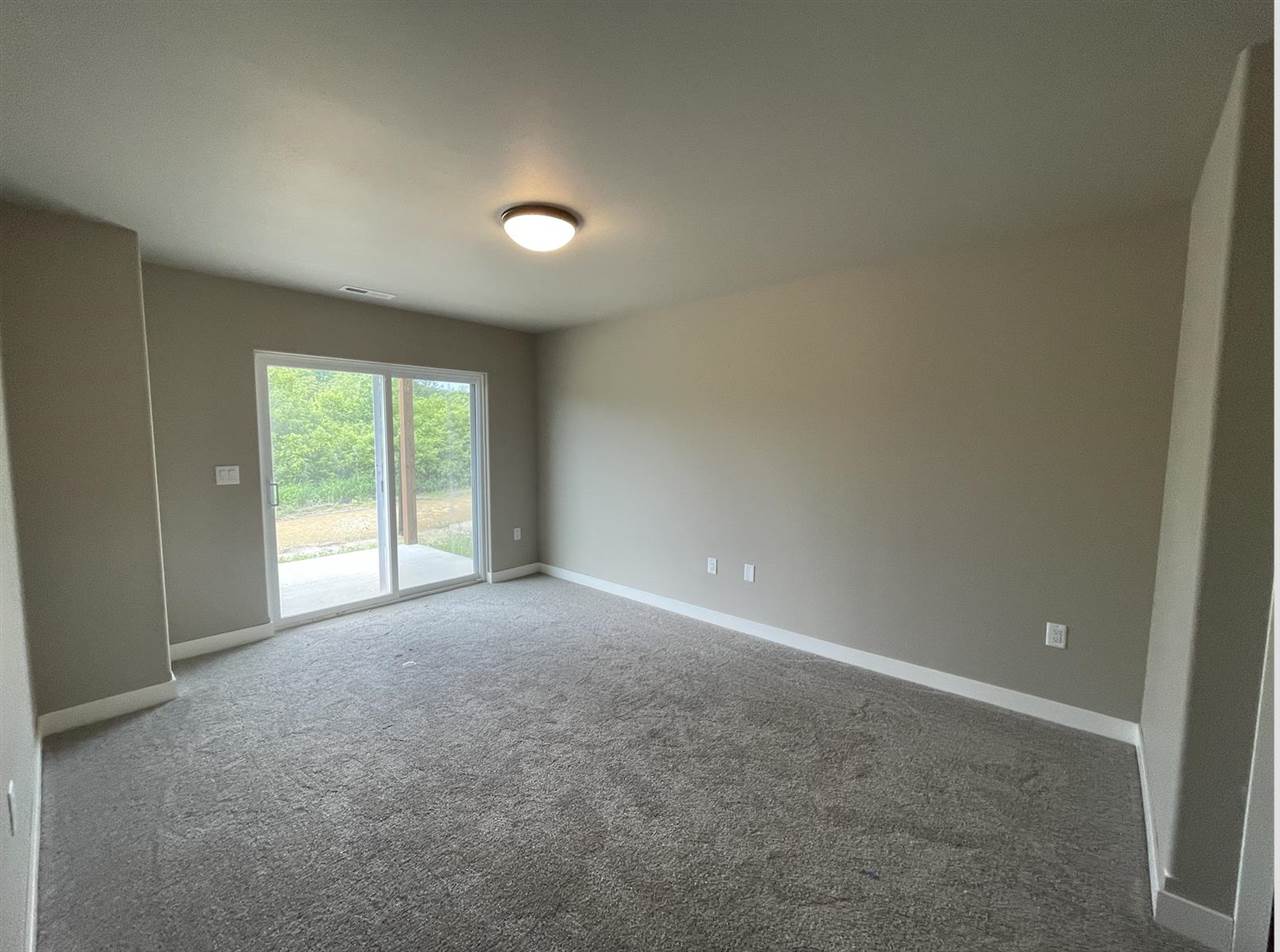 3160 Lampe Ln Unit: c