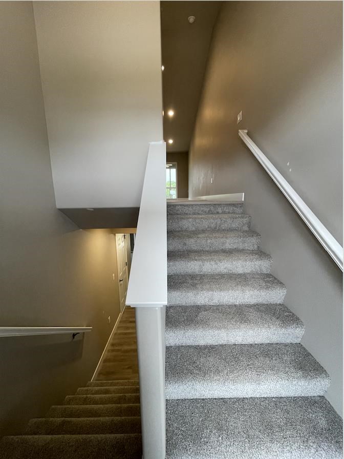3160 Lampe Ln Unit: c