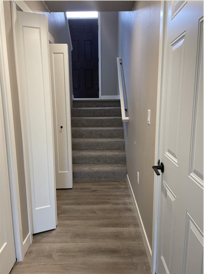 3160 Lampe Ln Unit: c
