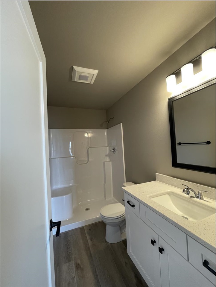 3160 Lampe Ln Unit: c
