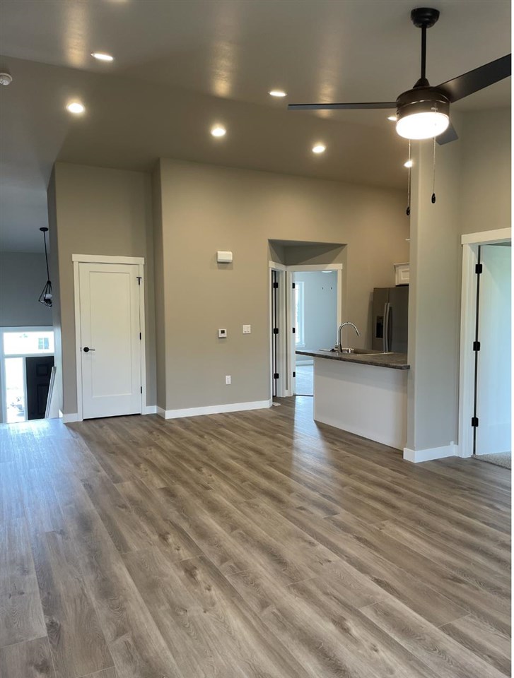 3160 Lampe Ln Unit: c