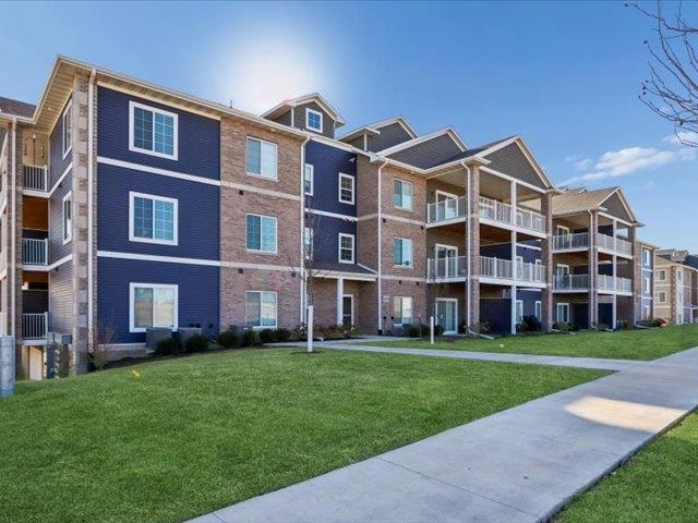 2873 Spring Rose Cir Unit: 102