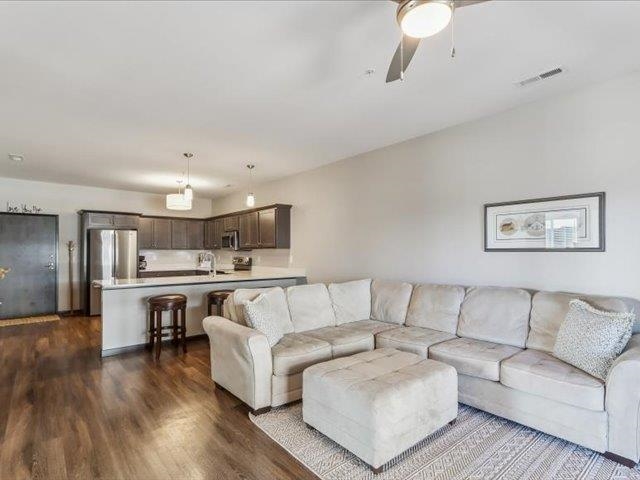 2873 Spring Rose Cir Unit: 102