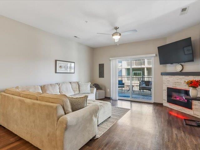 2873 Spring Rose Cir Unit: 102