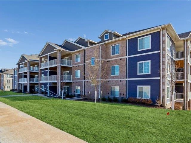 2873 Spring Rose Cir Unit: 102