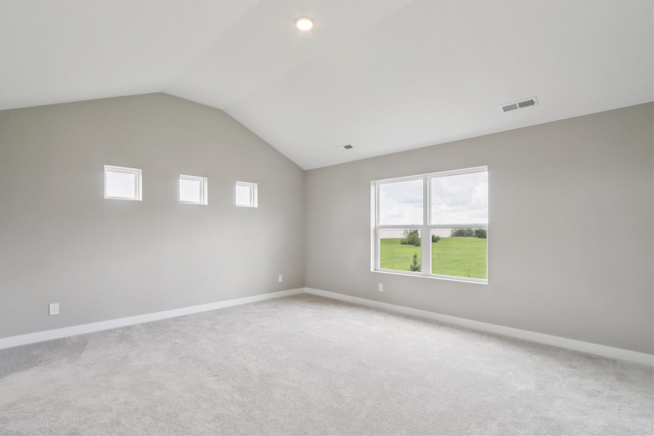 1285 Eisenhower Blvd