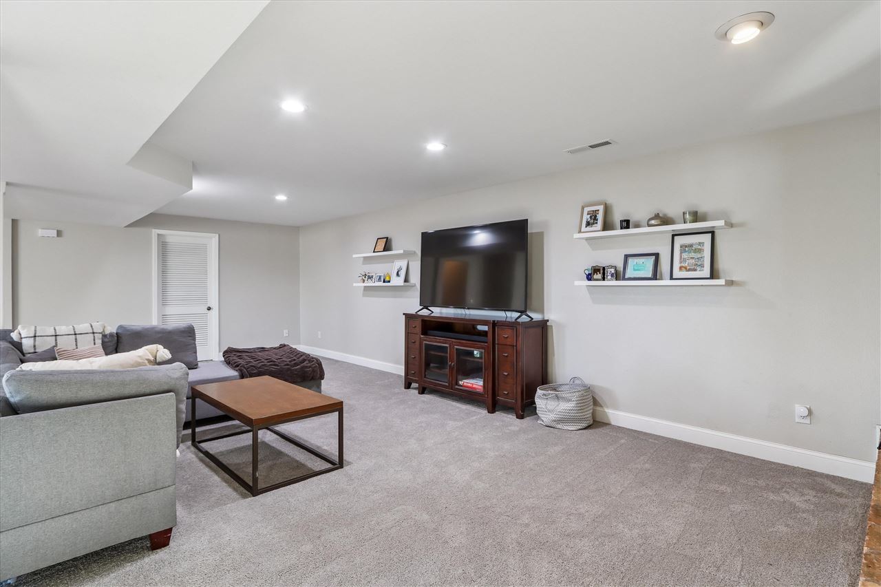 1835 Hafor Dr