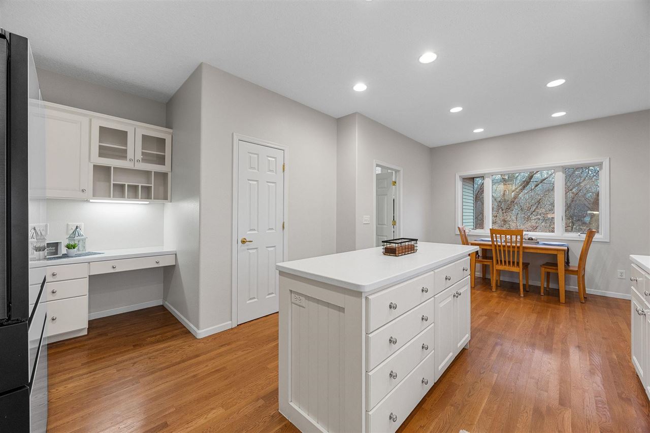 4242 Morel Cir