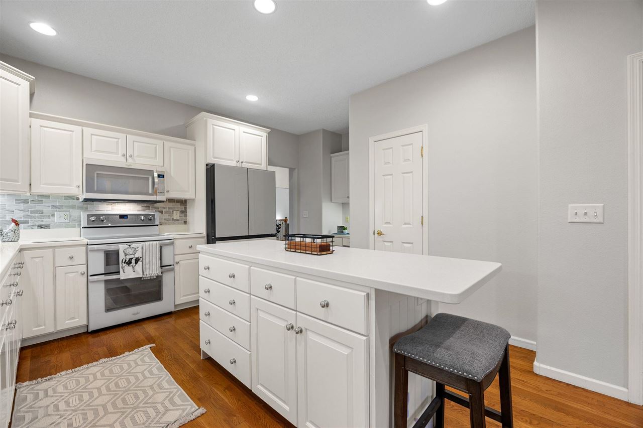 4242 Morel Cir