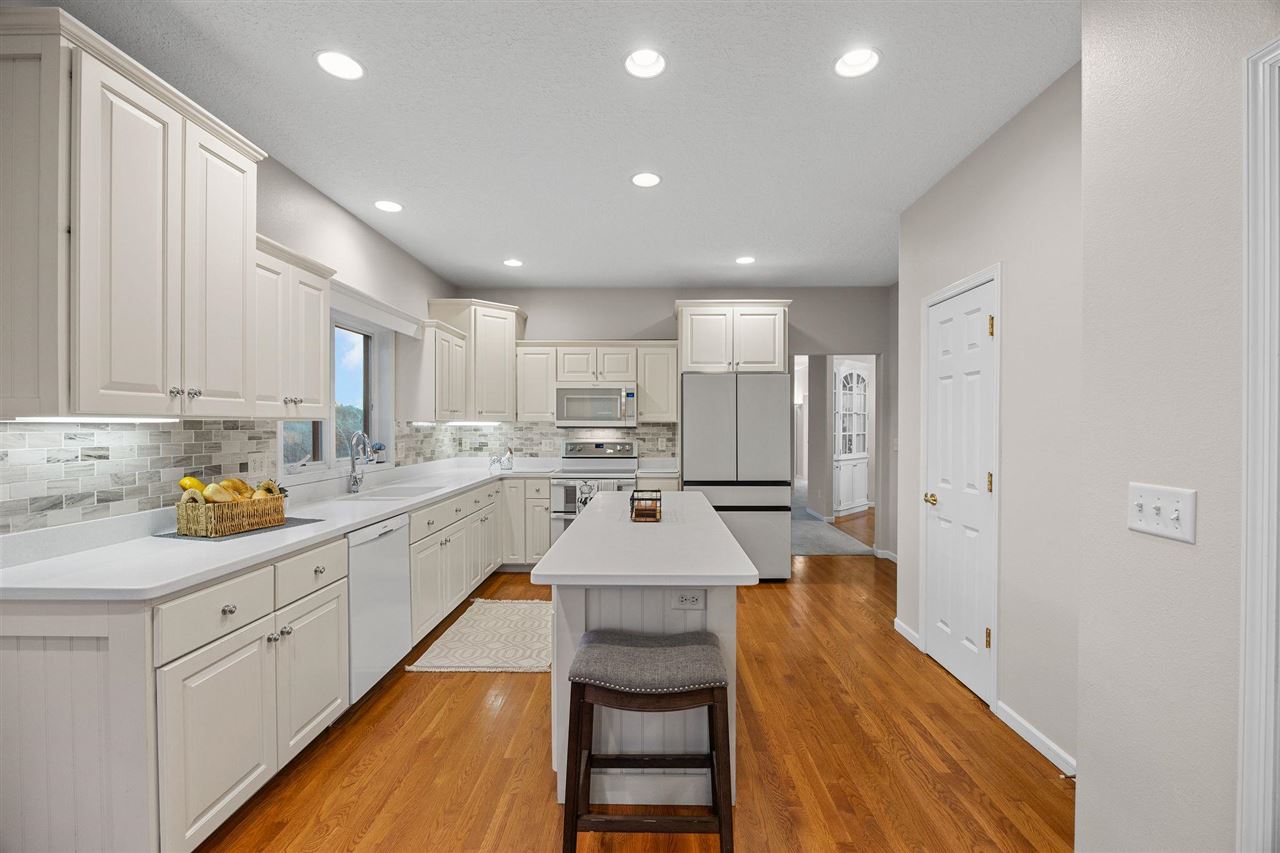 4242 Morel Cir