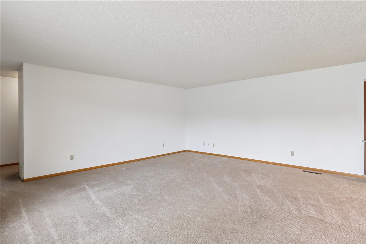 2410 Walden Ct