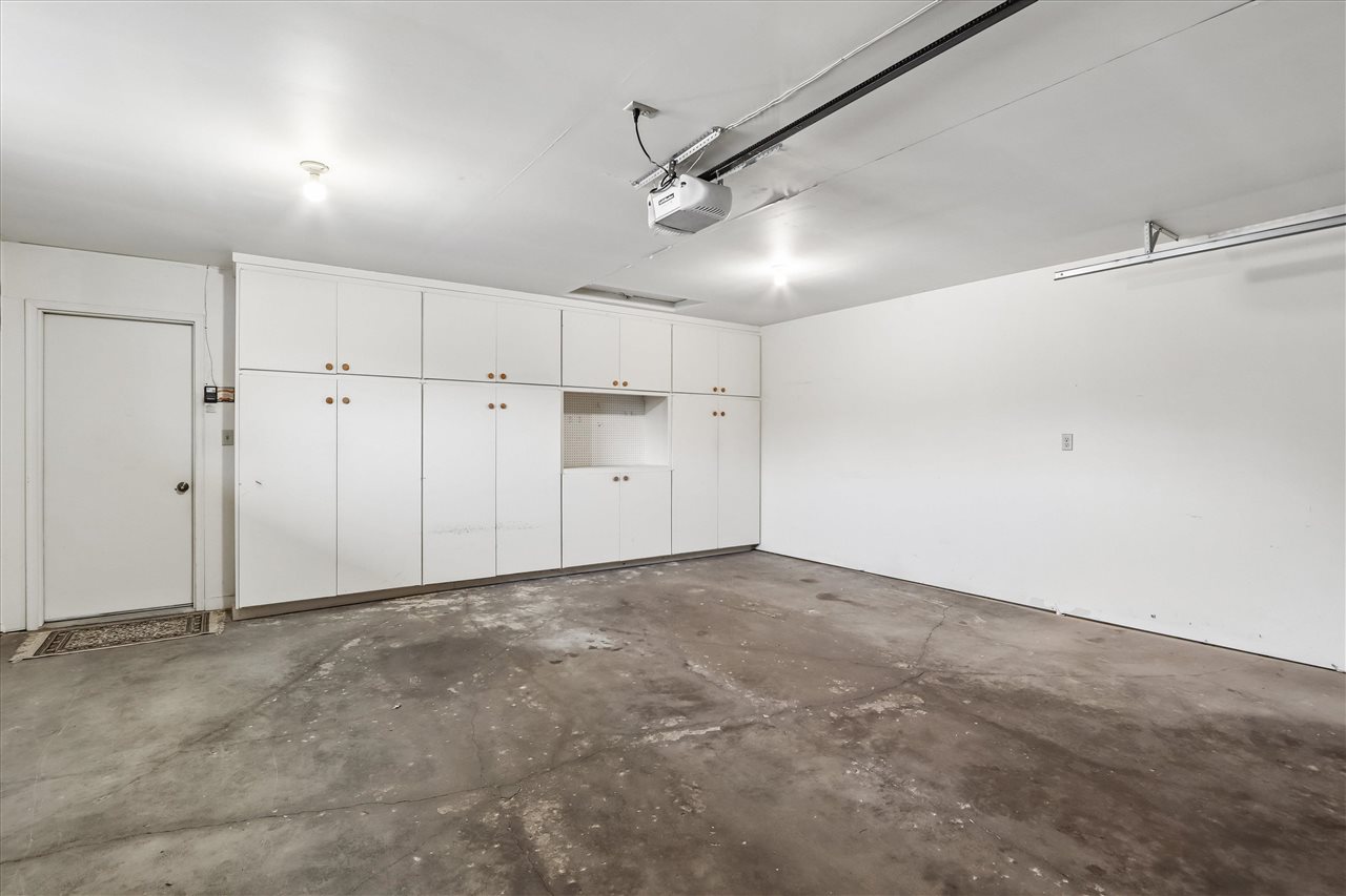 2410 Walden Ct