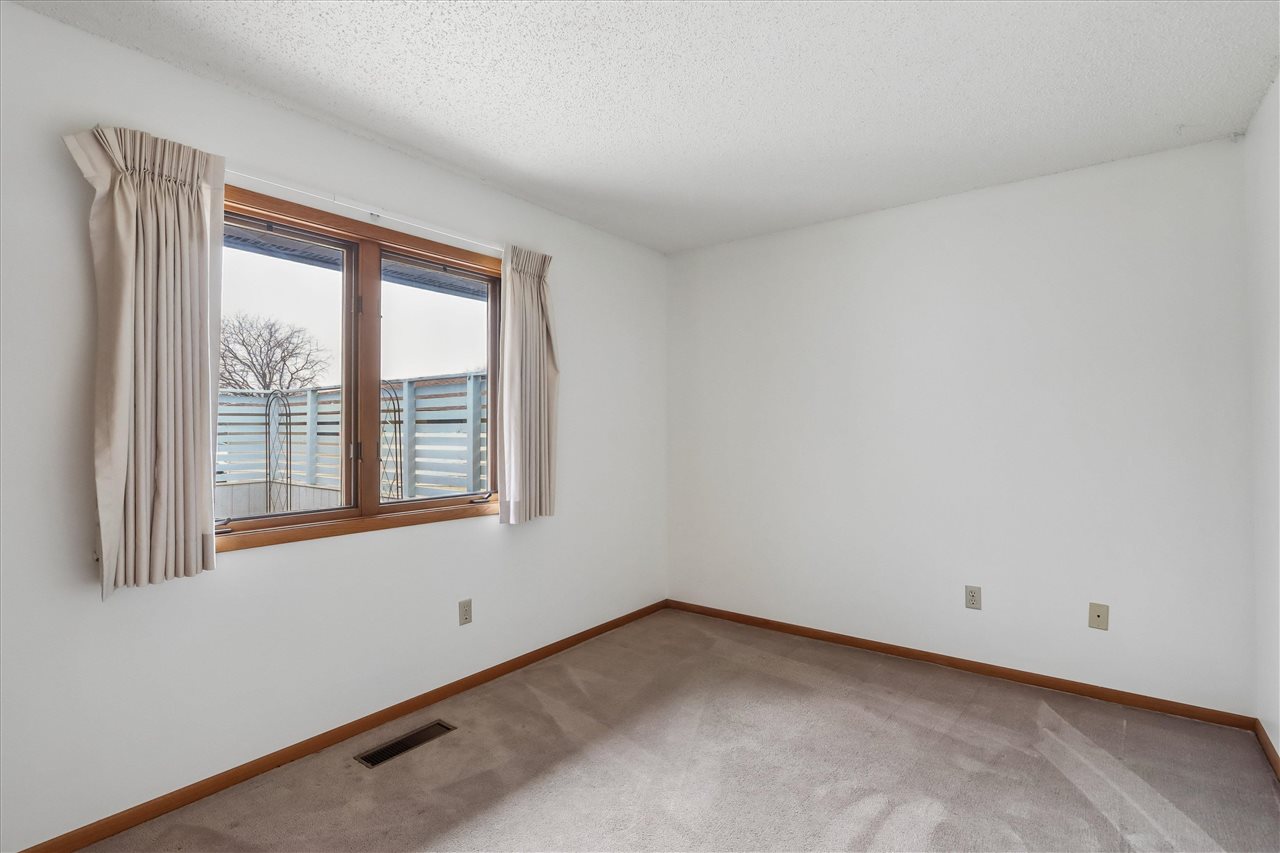 2410 Walden Ct