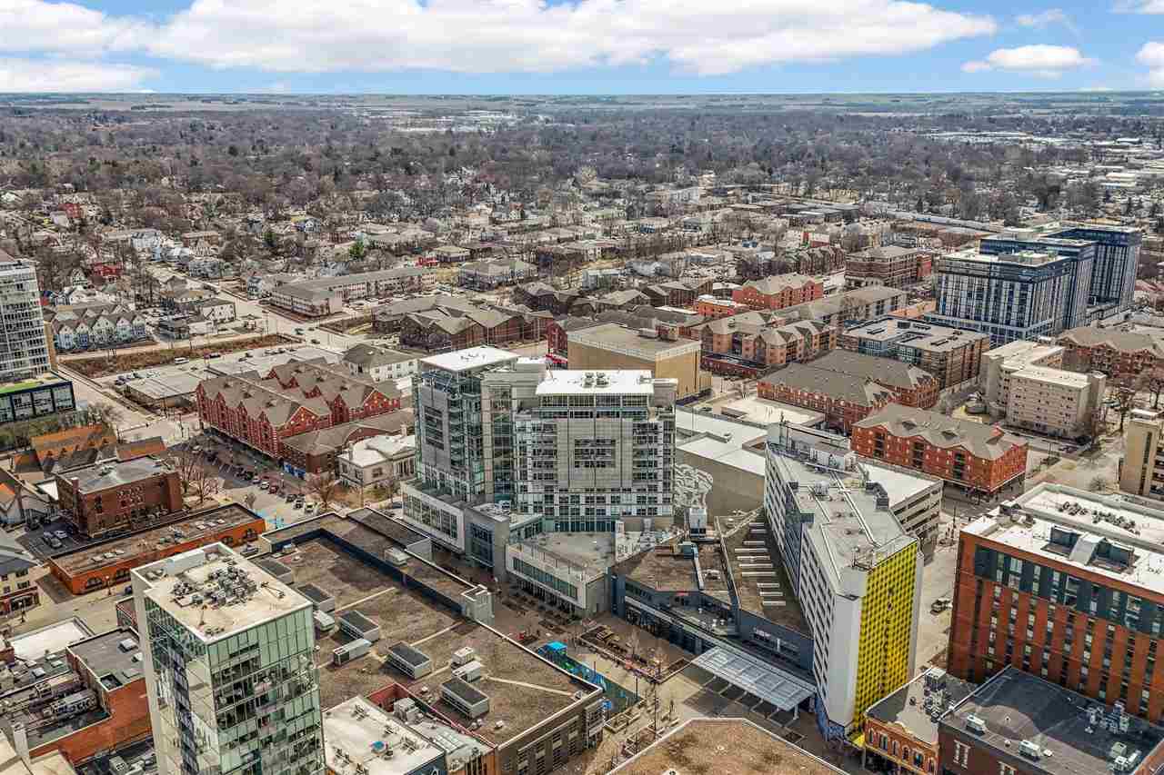 221 E College St Unit: 1206