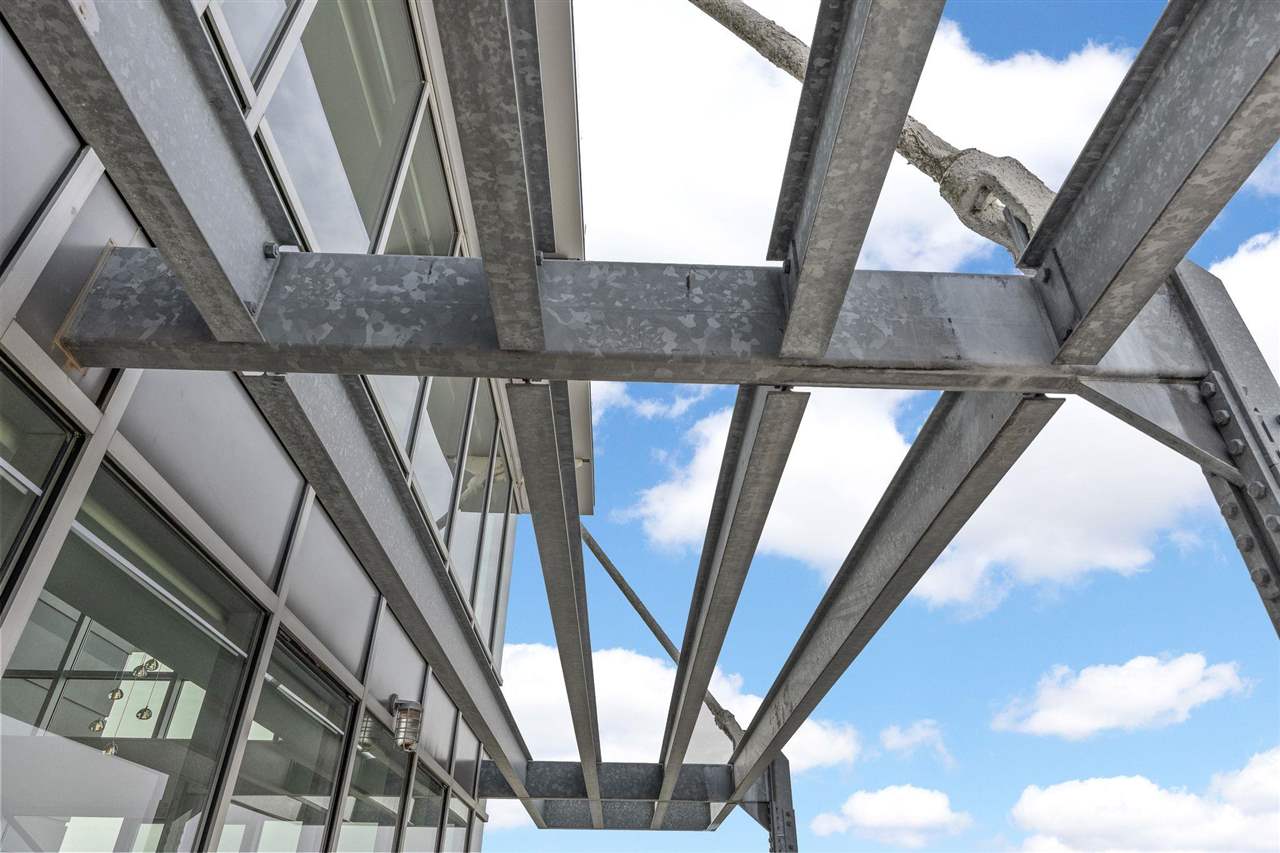 221 E College St Unit: 1206