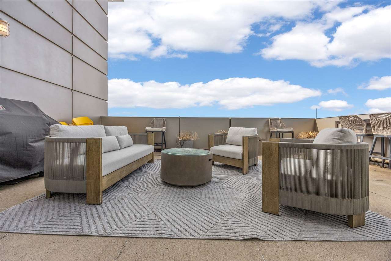 221 E College St Unit: 1206