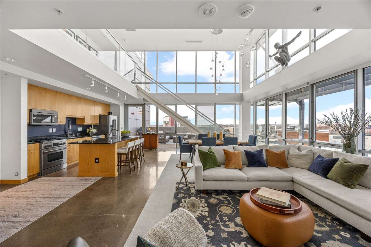 221 E College St Unit: 1206