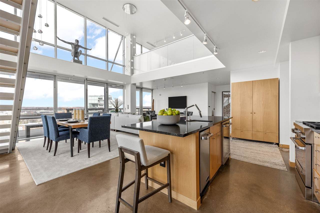 221 E College St Unit: 1206