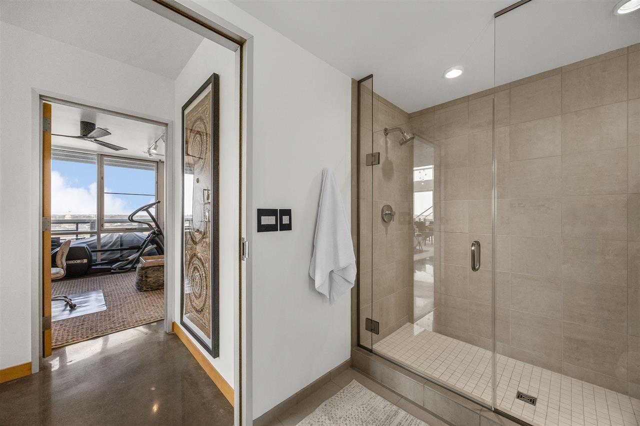 221 E College St Unit: 1206