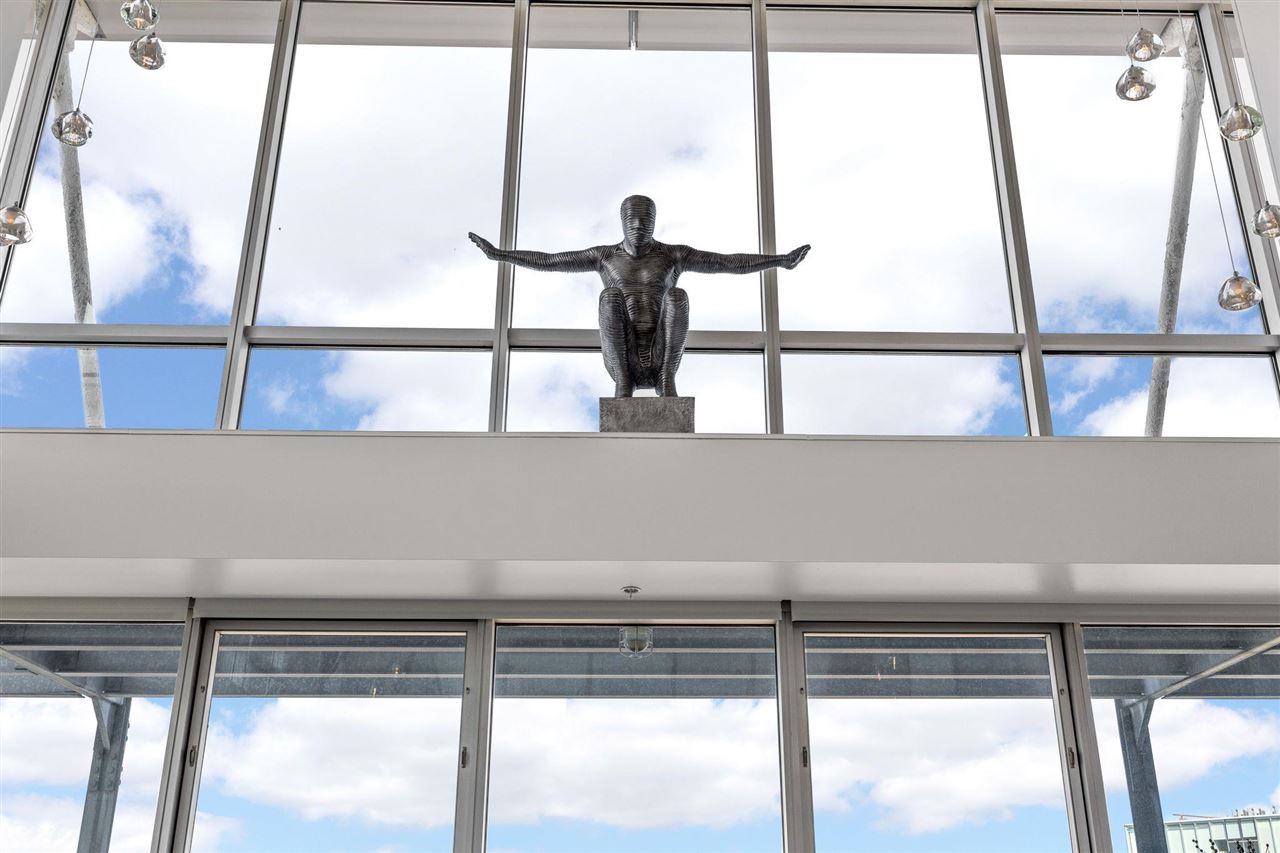 221 E College St Unit: 1206